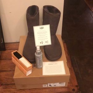 Ugg boots woman’s size 10